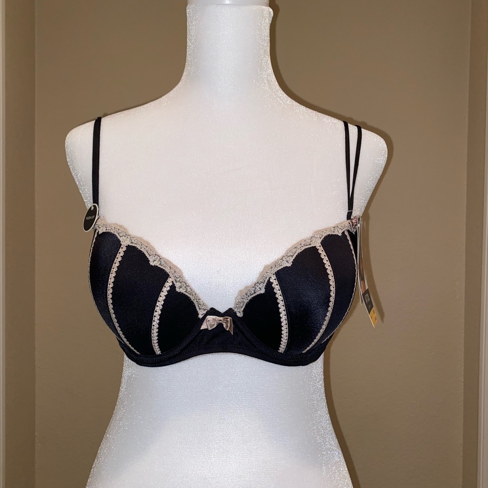 Black Apt. 9 push-up bra 34B